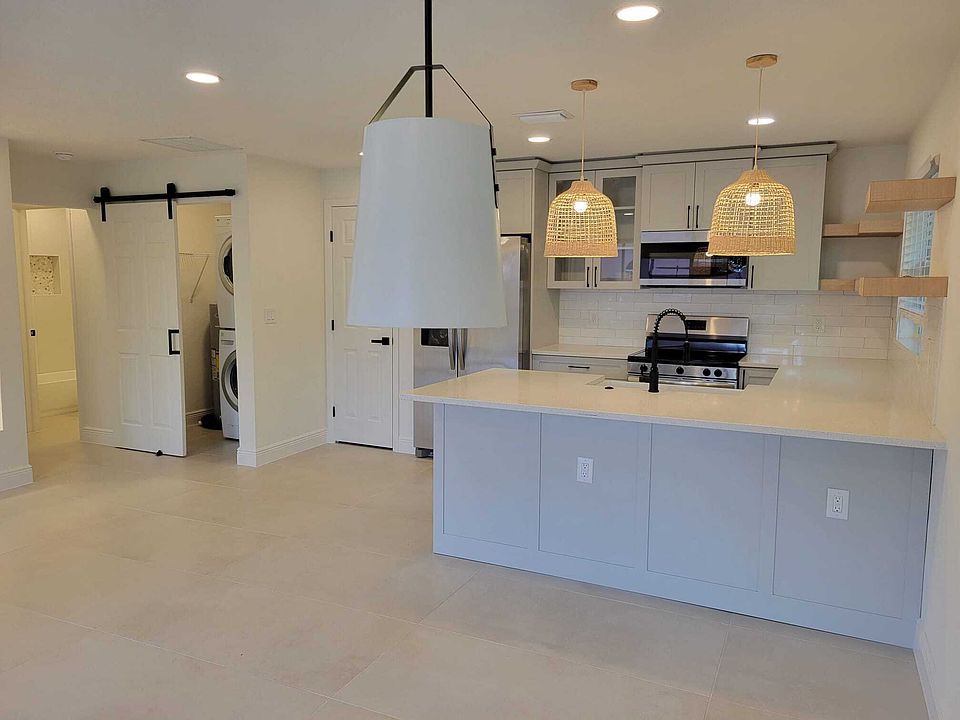 1st image of 1401 Sunset Dr #11434917