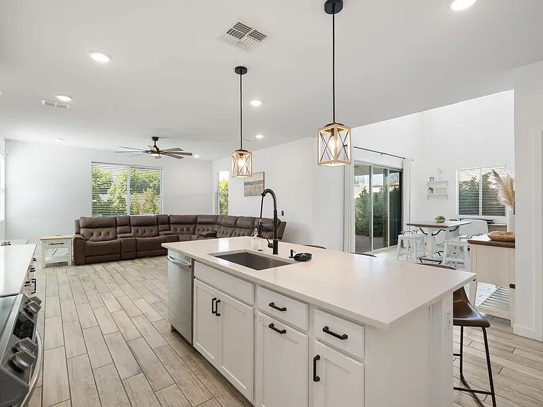 5002 W Cheryl Dr — Photo 12