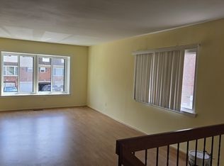 9352 Neil Rd #A, Philadelphia, PA 19115