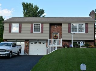 5080 Bowling Green St, Finleyville, PA