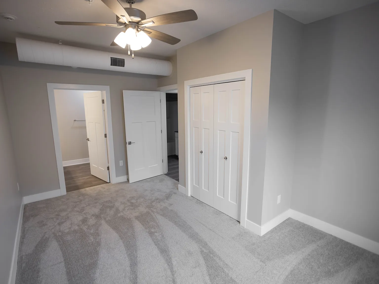 Riverbend Apartments — Photo 3