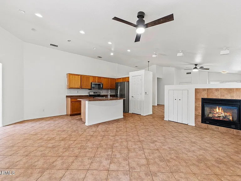 17534 W Coyote Trail Dr — Photo 2