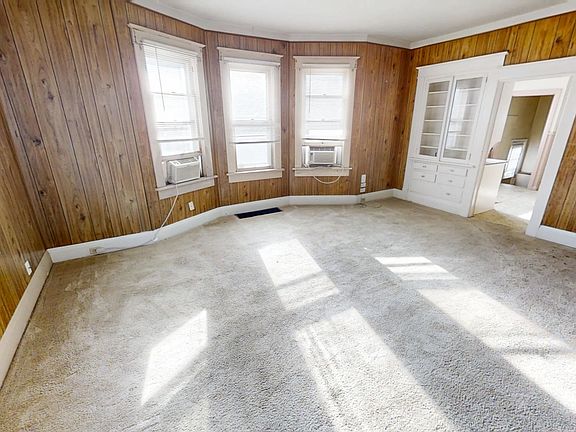 5th image of 914 S 2nd St