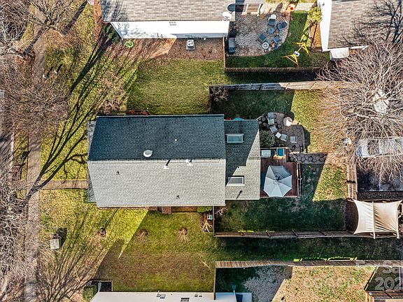 3rd image of 7613 Rolling Meadows Ln