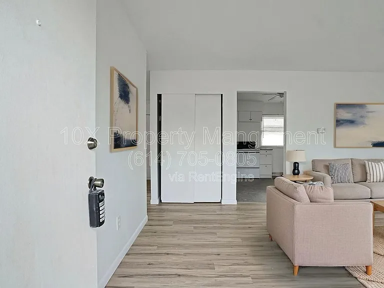 92 Cherrington Rd — Photo 4