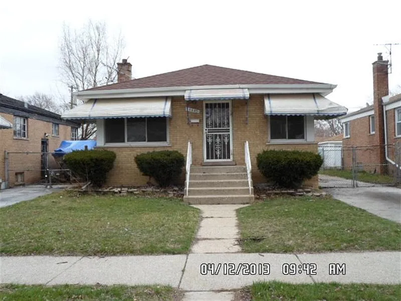 14445 Woodlawn Ave photo 1