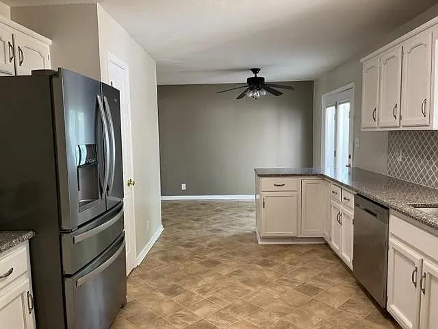 1161 Connemara Way — Photo 18