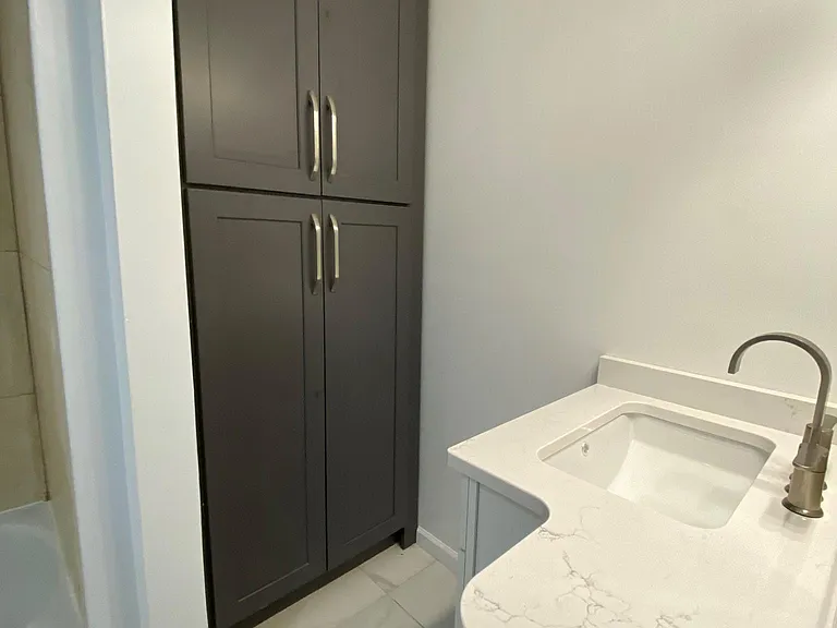 3421 S Emerald Ave #2 — Photo 3