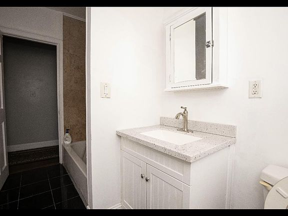4th image of 895 Nmain St Floor 3