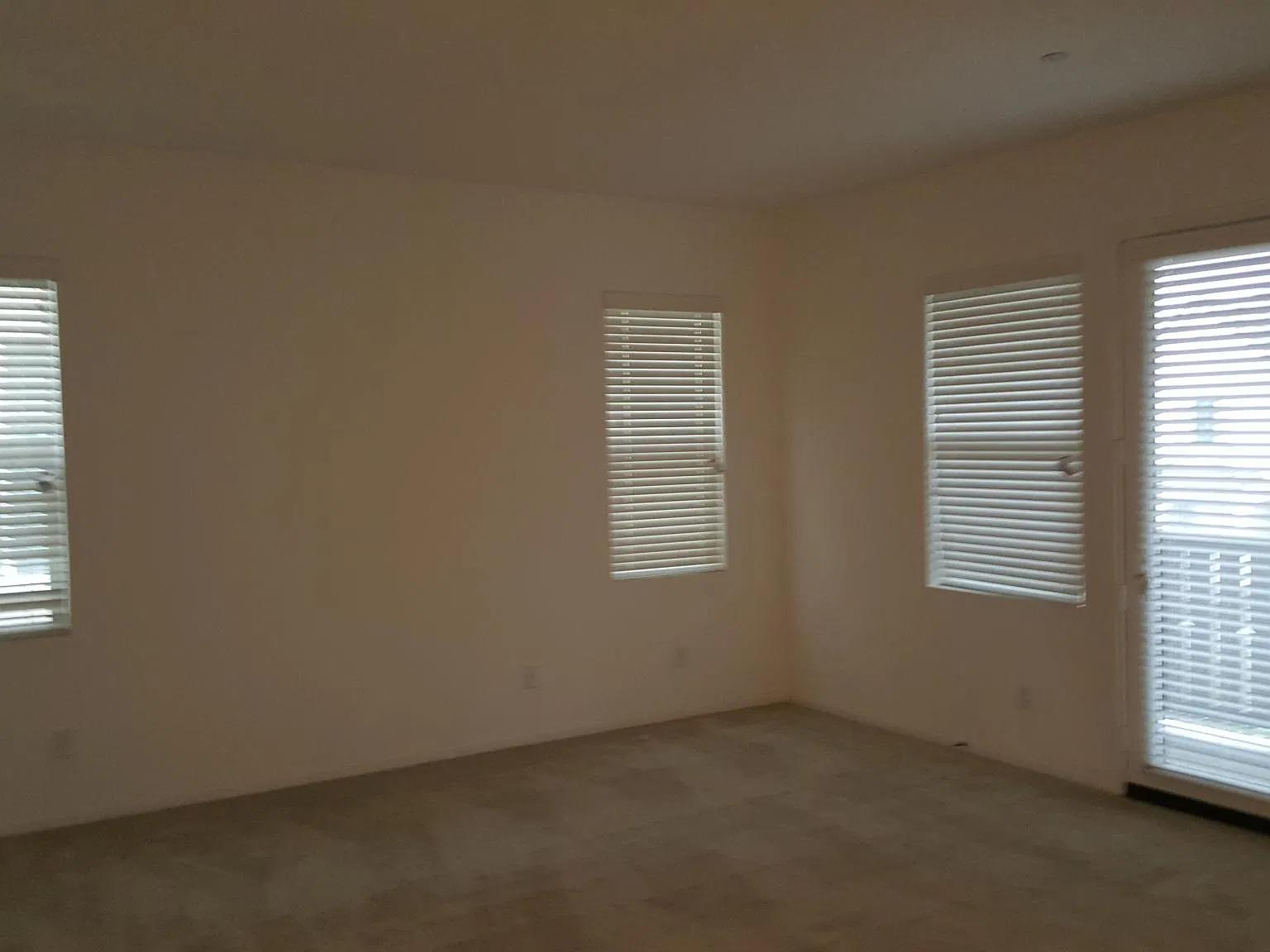 4 bed, 2636 sqft, $3,500 — Photo 4
