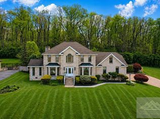 6 Fairlane Dr, Bluefield, VA 24605