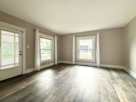 5th image of 1434 E Edwards Ave