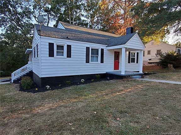 4th image of 220 E Parkwood St