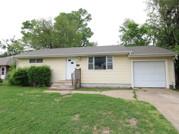 540 Montrose St, Salina, KS 67401