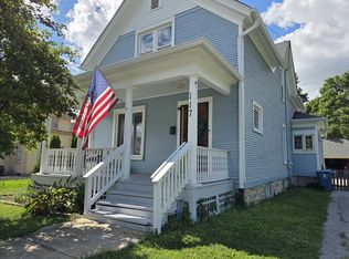 117 5th St, Aurora, IL 60505