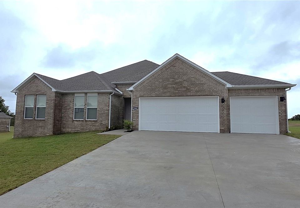 1st image of 2908 Hattie Ln