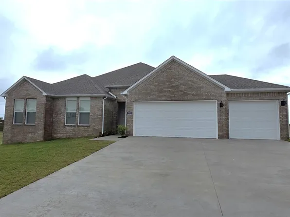 2908 Hattie Ln, Lowell, AR 72745