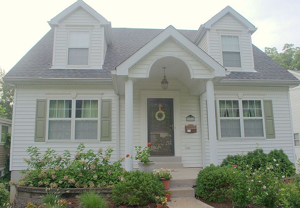 1st image of 576 Andrews Ave
