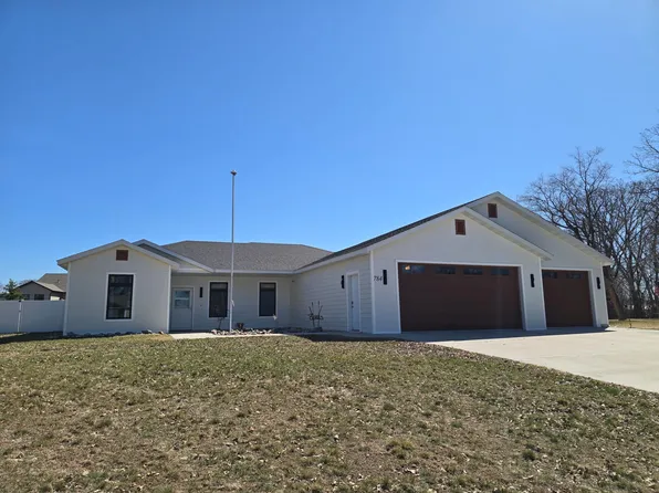 784 Lake Forest Cir, Detroit Lakes, MN 56501