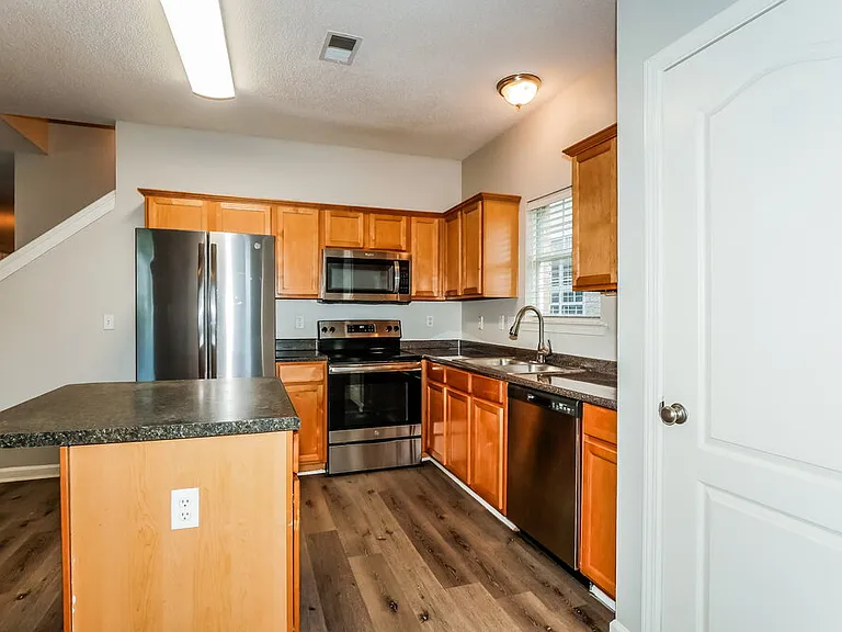 10182 Sorrento Pl — Photo 8