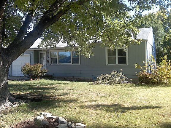 2nd image of 861 Plaza Dr