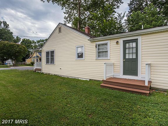 5th image of 528 Herring Ave