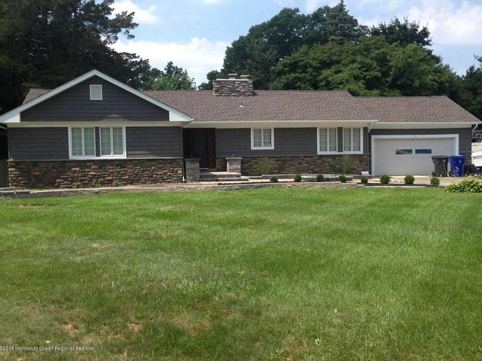 1st image of 5 Magnolia Ln