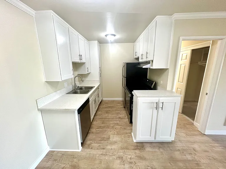 433 Pioneer Drive — Photo 26