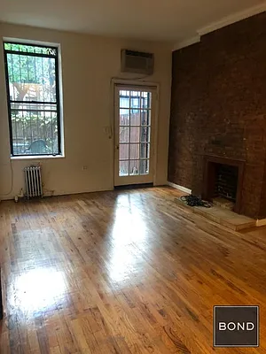 Rented by Bond New York | media 9