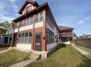 911 22nd Ave NE, Minneapolis, MN 55418