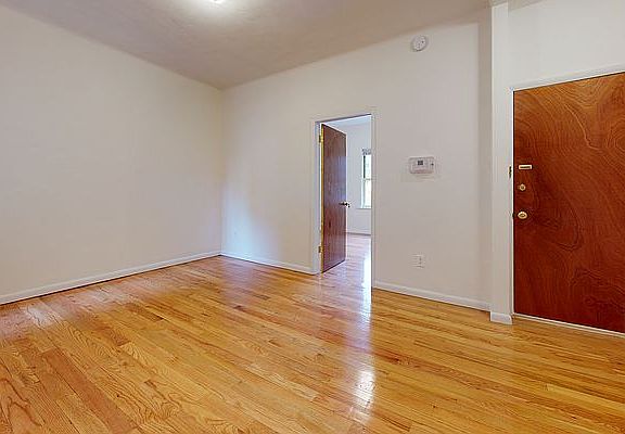 4th image of 22-19 38th St #1