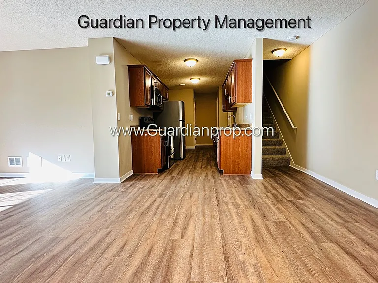 9909 Vera Cruz Ln N — Photo 3