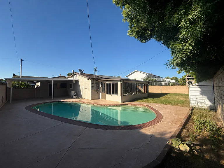 1434 Lowery St — Photo 1