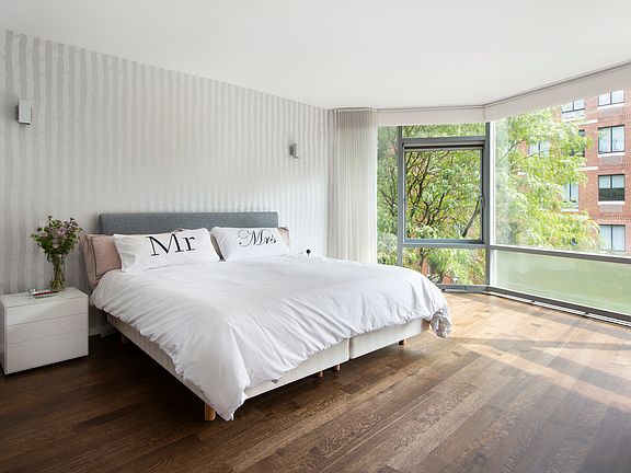 4th image of 425 W 53rd St APT 413