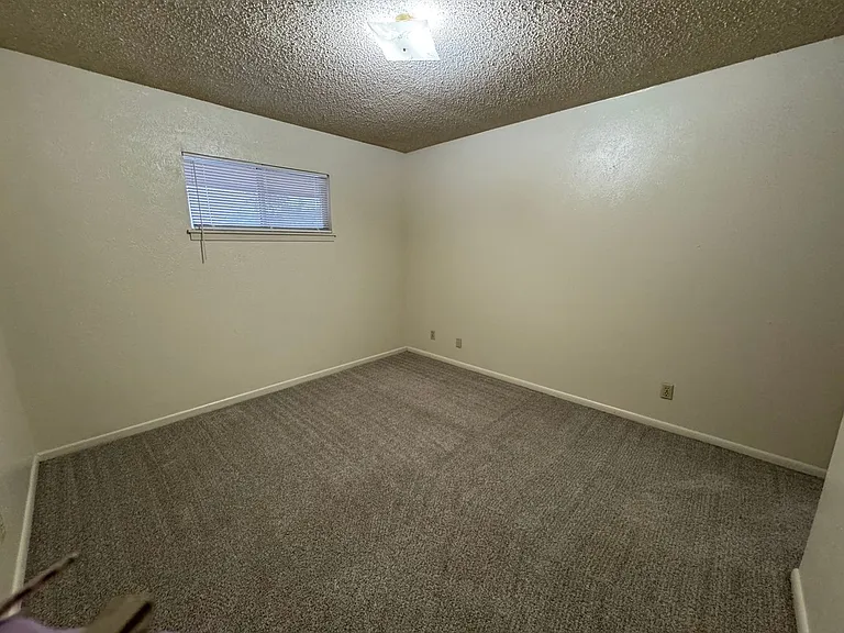 806 Safady St — Photo 9