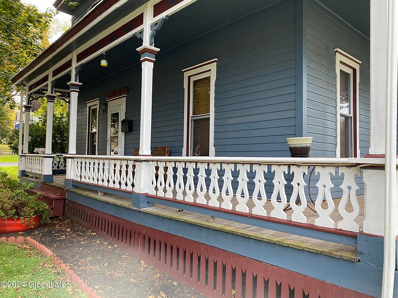 5th image of 65 Moyer Street
