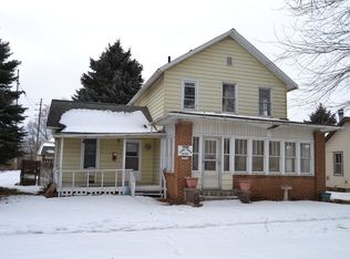1156 1st St, La Salle, IL 61301