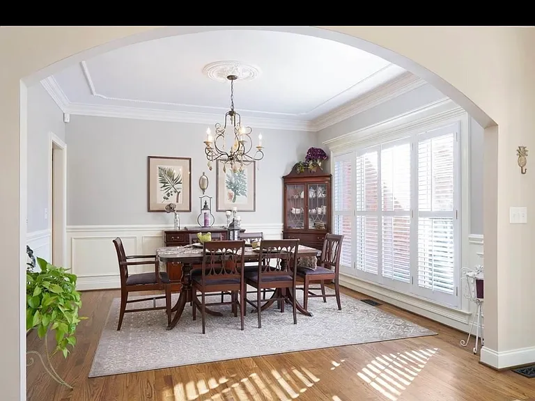 321 Parkside Dr — Photo 4