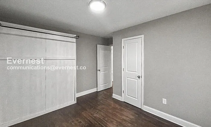 155 Rosser St SW — Photo 11