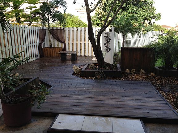 Gorgeous Deck in BackYard