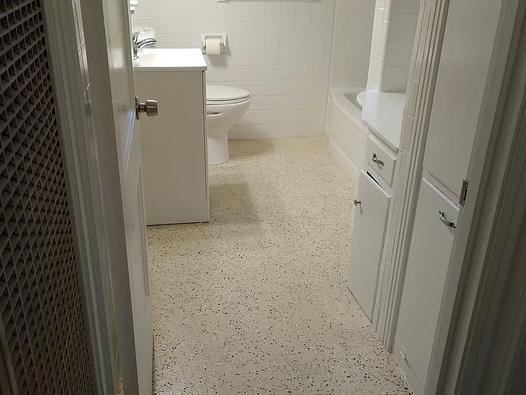 146 Ewing Pl — Photo 3