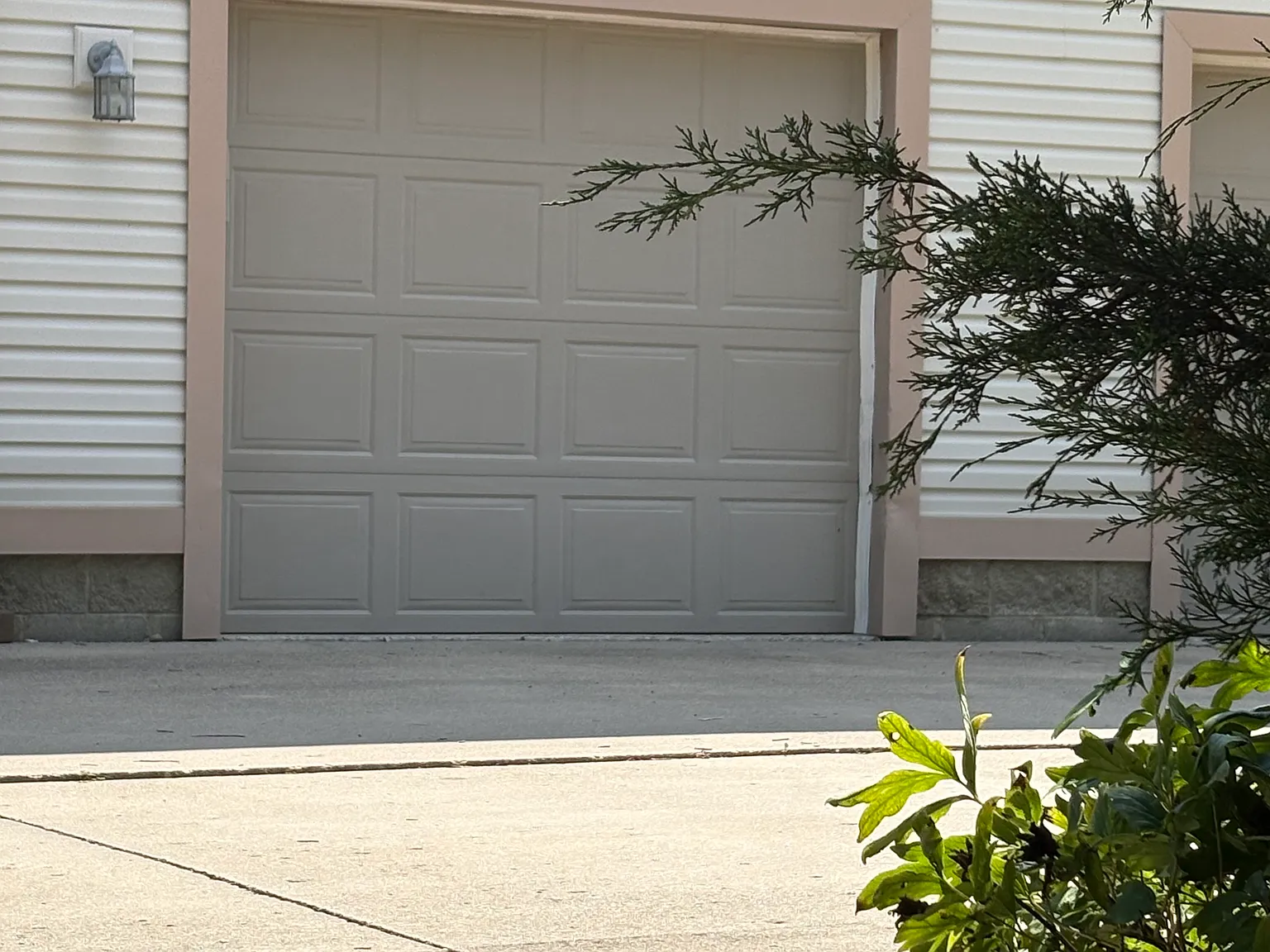 2 bed, 1120 sqft, $2,000 — Photo 2