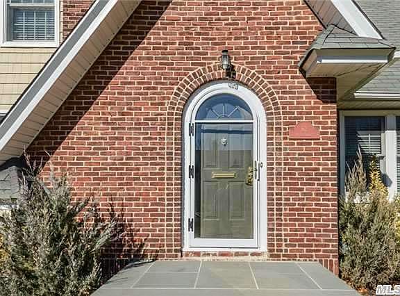 3rd image of 62 Smith St
