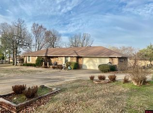 703 Club Blvd, Mountain Home, AR 72653