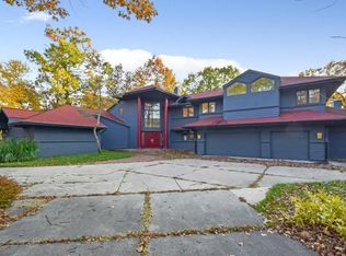 1615 Beard Dr SE, Grand Rapids, MI