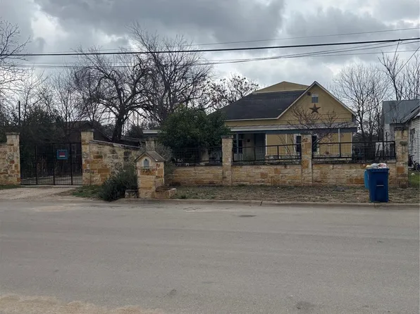 725 Swigert St, Kerrville, TX 78028