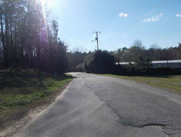2nd image of 585 Pippins Rd