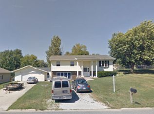 202 Dennis Dr, Eureka, IL