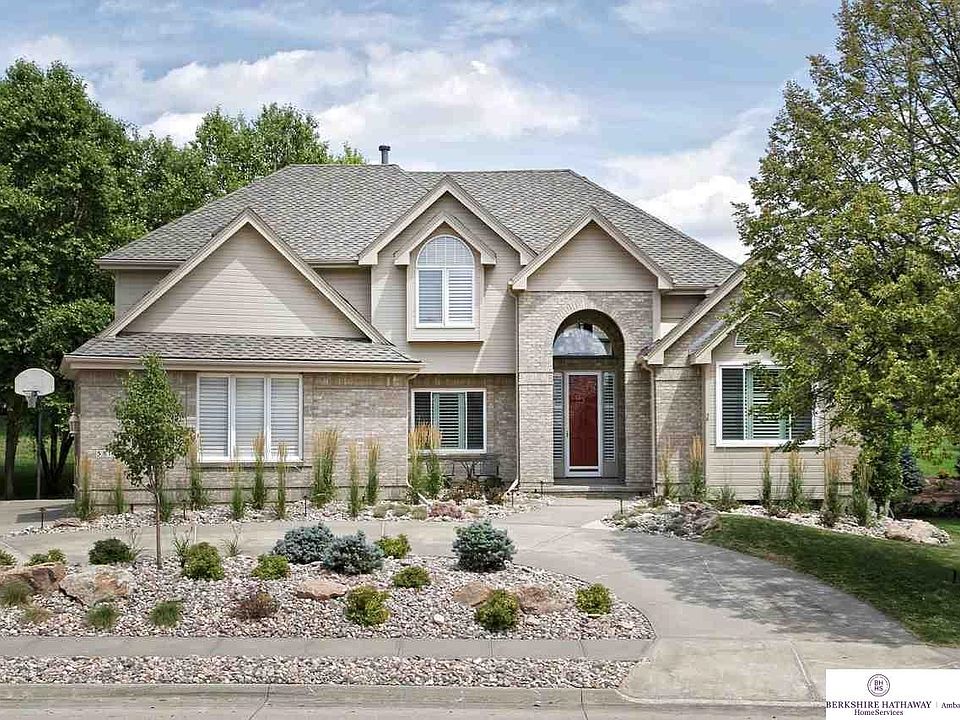 1st image of 5815 S 119th Plz
