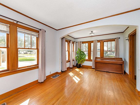 2nd image of 312 W 5th St
